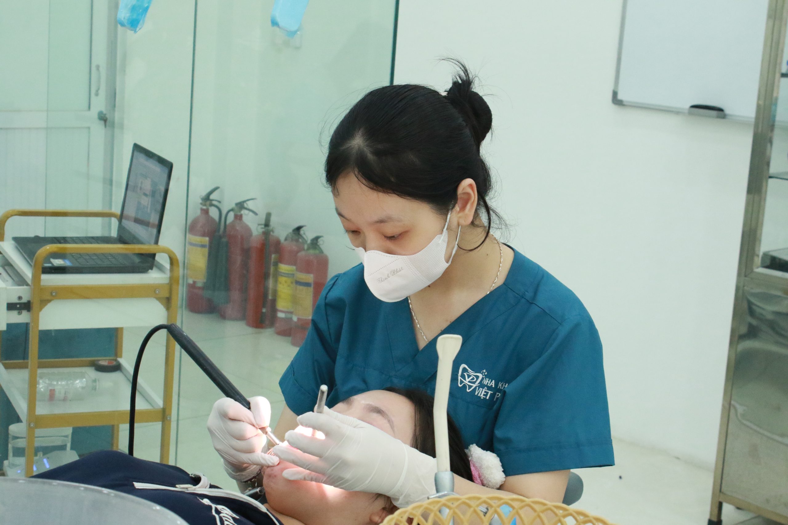 Lấy cao răng tại Việt Pháp