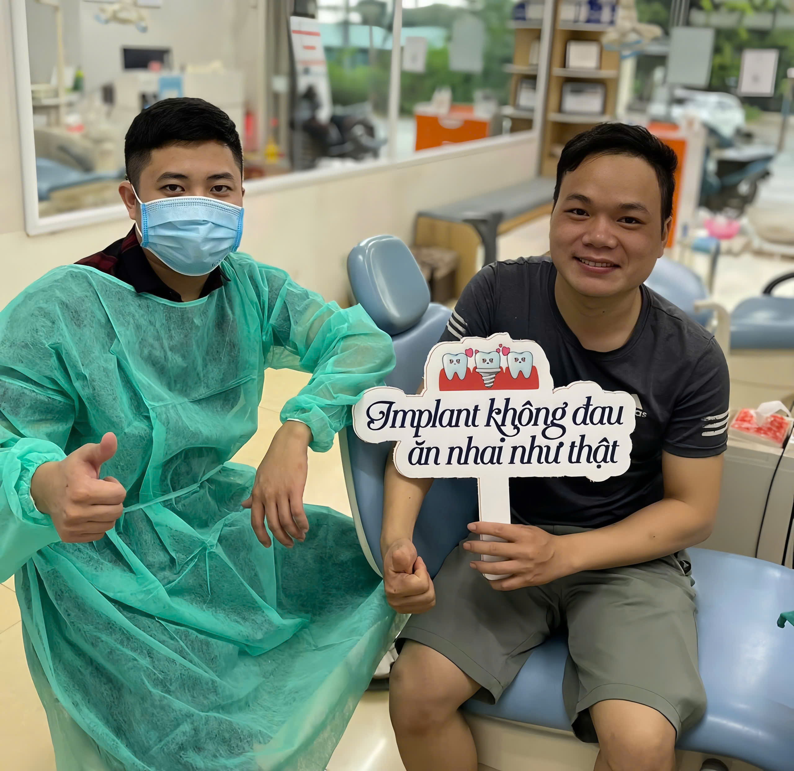 Khách hàng tin tưởng Trồng răng Implant tại Việt Pháp