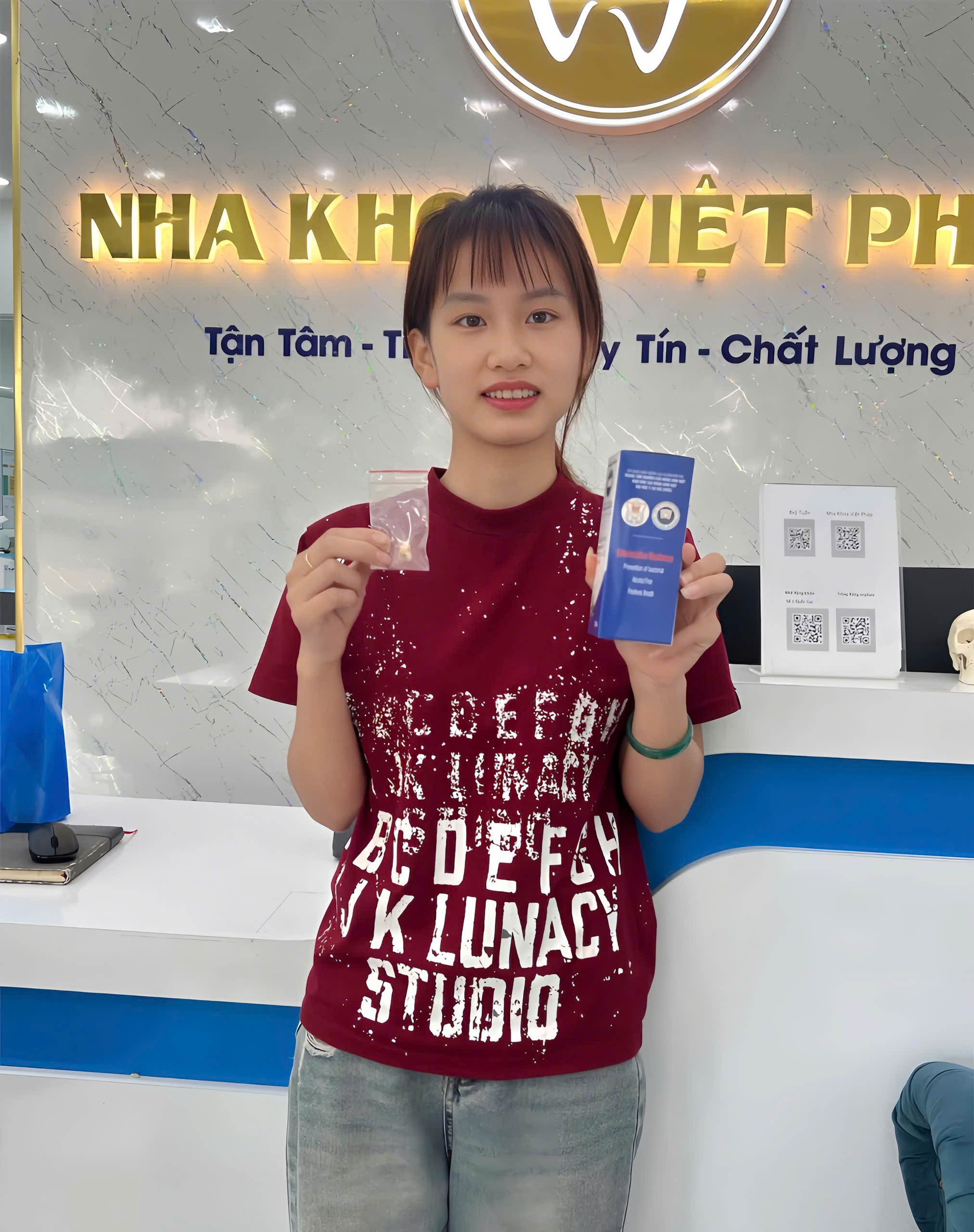 Khách hàng tin tưởng nhổ răng tại Việt Pháp Quốc Oai